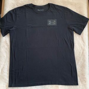 Under Armour Mens Large black shirt